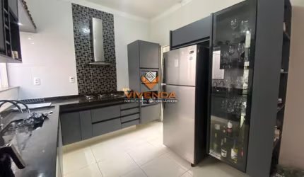 CASA COMPLETA 3 DORMITORIOS, PLANEJADOS 2 VAGAS, 2 BANHEIROS