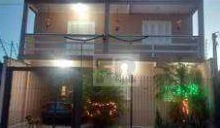 Sobrado com 3 dormitórios à venda, 200 m² por R$ 390.000 - Sumaré - Alvorada/RS