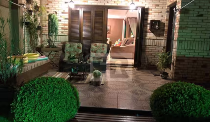 Excelente Casa de 3 Dorm. c/ 4 Vagas de Garagem, bairro Alto Petrópolis, Porto Alegre/ RS, 214m² Privativos.