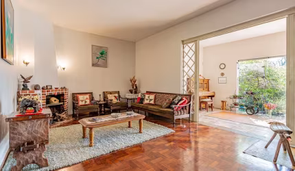 Casa tipo para venda com 4 quartos, sendo 2 suítes, 258m²