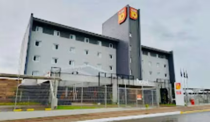 Edifício monousuário para venda, 2,212m²