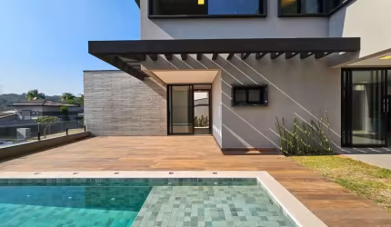 Casa em condomínio para venda com 4 quartos, sendo 4 suítes, 364m²