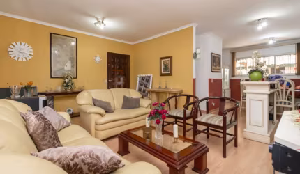 Casa tipo para venda com 3 quartos, sendo 1 suíte, 200m²