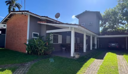 Casa tipo para venda com 5 quartos, sendo 4 suítes, 236m²