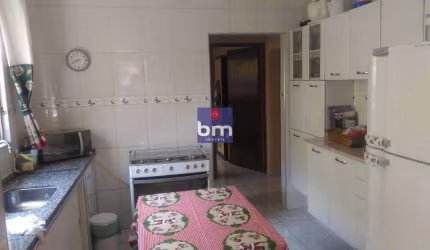 Sobrado à venda em São Paulo, Jardim Ipê, com 4 quartos, com 250 m²