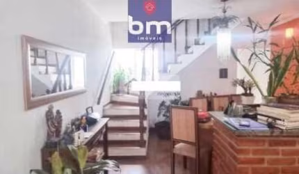 Sobrado à venda em São Paulo, Jardim Germânia, com 6 quartos, com 180 m²