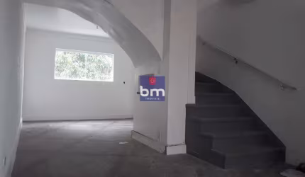 Sobrado à venda e para locação em São Paulo, Real Parque, com 0 suíte, com 120 m²