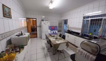 Sobrado à venda em São Paulo, Parque Regina, com 4 quartos, com 300 m²