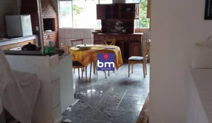 Sobrado à venda em São Paulo, Parque Regina, com 2 quartos, com 225 m²