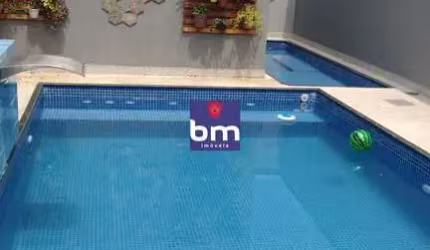 Casa à venda em Praia Grande, Maracanã, com 2 quartos, com 60 m²