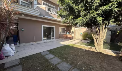 Casa com 4 suítes e piscina à venda em Vargem Pequena