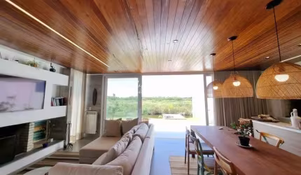 Linda casa alto padrão  com 3 quartos com vista para o Arroio Pelotas