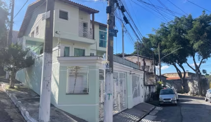 Sobrado à venda na Vila Nivi, SP