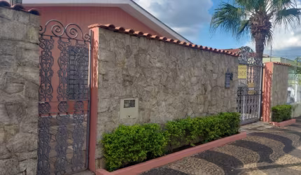 BELÍSSIMA CASA COM PISCINA JARDIM PROENÇA