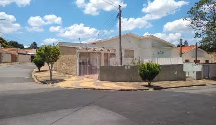 CASA DE ESQUINA JD LEONOR