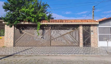 Casa isolada, 3 dromitórios com 1 suíte - Vila Caiçara