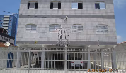 Apartamento com 1 dormitório a 100 metros da praia.
