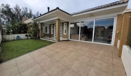Casa com 3 quartos à venda na Rua Dos Girassóis, 966, Noiva Do Mar, Xangri-Lá por R$ 670.000