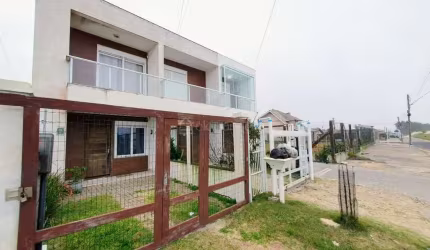 Casa com 2 quartos à venda na Beira Mar, 204, Rainha do Mar, Xangri-Lá por R$ 560.000
