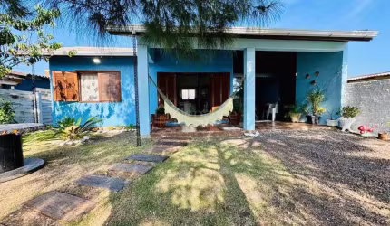 Casa com 2 quartos à venda na Opala, 148, Rainha do Mar, Xangri-Lá por R$ 420.000