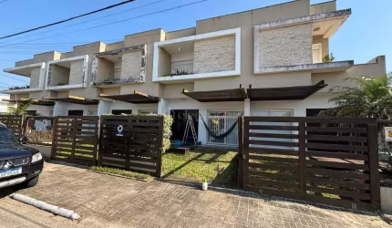 Casa em condomínio fechado com 3 quartos à venda na Rio Da Várzea, 35, Centro, Xangri-Lá por R$ 640.000