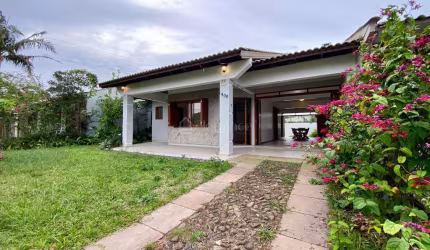 Casa com 3 quartos à venda na Avenida ágata, 900, Rainha do Mar, Xangri-Lá por R$ 560.000