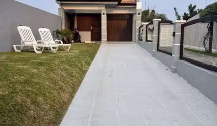 Casa com 3 quartos à venda na Rio Ibirapuita, 1118, Centro, Xangri-Lá por R$ 890.000