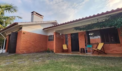 Casa com 3 quartos à venda na Rua Rio Comandaí, 2223, Centro, Xangri-Lá por R$ 620.000