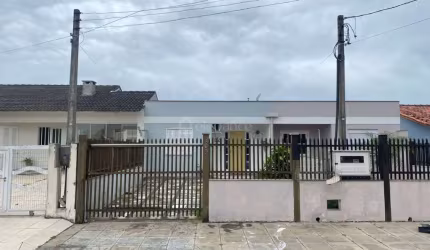 Casa com 2 quartos à venda na Rua Rio Comandaí, 360, Centro, Xangri-Lá por R$ 330.000