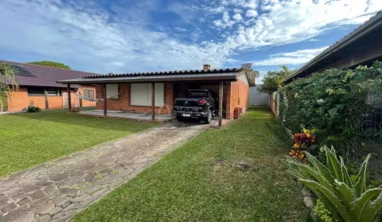 Casa com 3 quartos à venda na Rua Rio Vacacaí, 179, Centro, Xangri-Lá por R$ 700.000