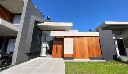 Casa em condomínio fechado com 4 quartos à venda na Rua Rio Camisas, 12, Centro, Xangri-Lá por R$ 1.590.000
