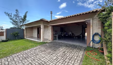 Casa em condomínio fechado com 3 quartos à venda na Das Estremosas, 886, Noiva Do Mar, Xangri-Lá por R$ 590.000