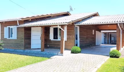 Casa com 3 quartos à venda na Sabiá, 232, Atlântida, Xangri-Lá por R$ 850.000