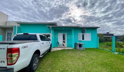 Casa em condomínio fechado com 2 quartos à venda na Âmbar, 575, Rainha do Mar, Xangri-Lá por R$ 280.000