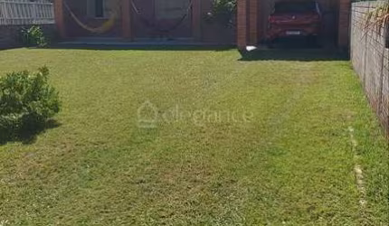 Casa com 2 quartos à venda na Galileu Galilei, 170, Arpoador, Xangri-Lá por R$ 450.000