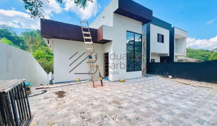 Casa à Venda em Mairiporã/SP