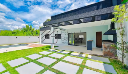 Casa com Piscina em Atibaia/SP