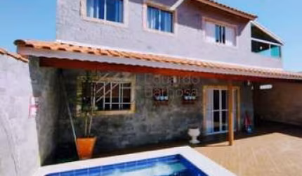 Casa com Piscina à Venda em Mairiporã/SP