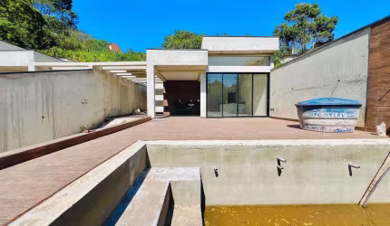 Casa à Venda em Mairiporã/SP