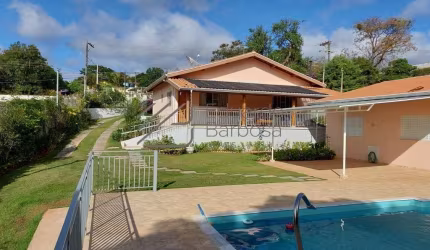 Chácara com Piscina à Venda em Atibaia/SP