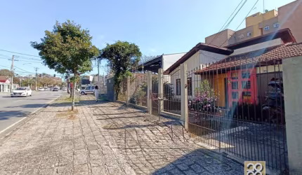 Casa de Madeira - R Canada, 1411 - Boa Vista - Curitiba - PR