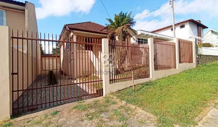 Casa de Madeira - R Doutor Nelson de Souza Pinto, 241 - Sao Lourenco - Curitiba - PR