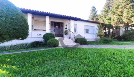 Casa com 4 dormitórios à venda, 292 m² por R$ 890.000,00 - Centro - Santa Cruz do Sul/RS