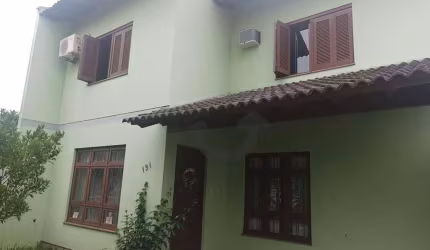 Casa com 3 dormitórios à venda, 170 m² por R$ 750.000 - Avenida - Santa Cruz do Sul/RS