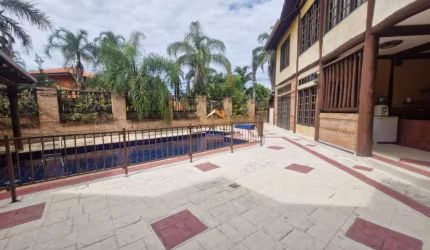 Luxuosa Casa em Condomínio à Venda em Jundiaí-SP, Bairro Chácara Malota: 5 Quartos, 3 Suítes, 3 Salas, 7 Banheiros, 6 Vagas, 717m²!