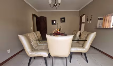 Imperdível Residência de Luxo na Vila Maria Luiza, Jundiaí-SP: 3 Quartos, 1 Suíte, 2 Salas, 3 Vagas, 222m²!