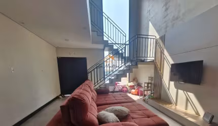 Imperdível casa em condomínio à venda em Jundiaí-SP, bairro Jardim Celeste: 4 quartos, 1 suíte, 3 salas, 4 banheiros, 3 vagas, 200m²