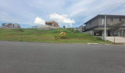 Terreno de 502,65m² em condomínio de alto padrão no Jardim Florestal, Jundiaí-SP. Invista no seu futuro agora!