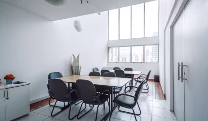Confortável conjunto comercial para venda, 27m²