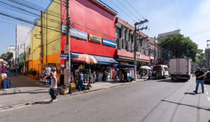 Versátil loja de rua para venda, 479m²